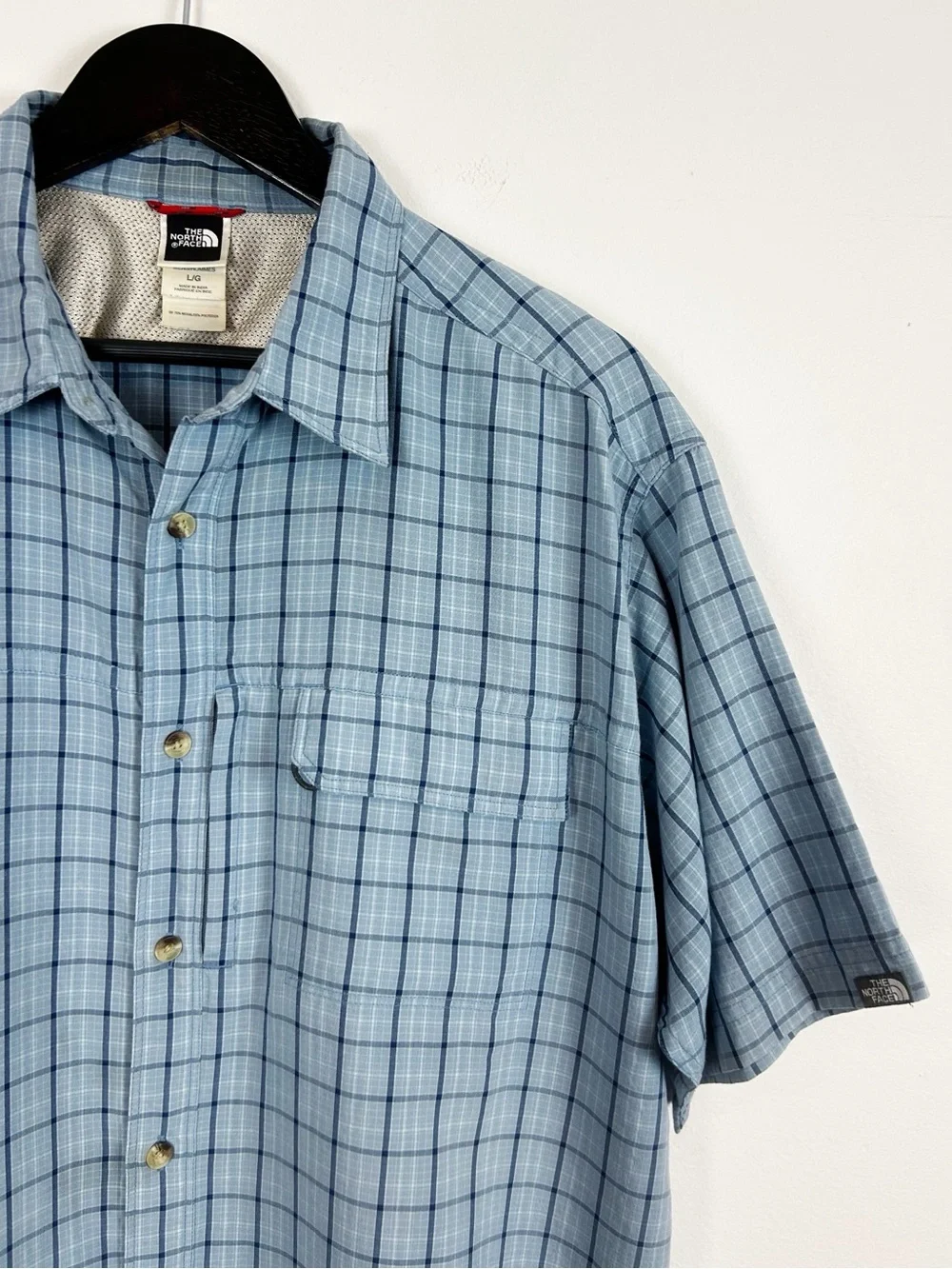 The North Face Men’s Blue Plaid Short-Sleeve Button-Down Shirt Size Large